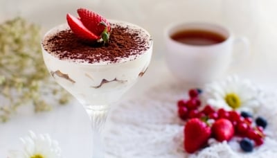 Ягодово тирамису в чаша